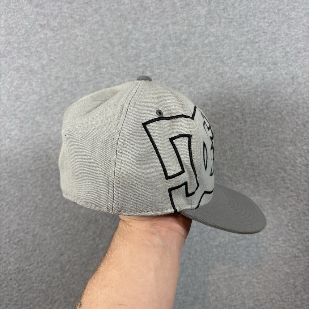 DC Shoes Hat Cap 210 Fitted Flexfit Grey Big Logo Skater Y2K S/M 6 7/8-7 1/4 - Picture 5 of 10